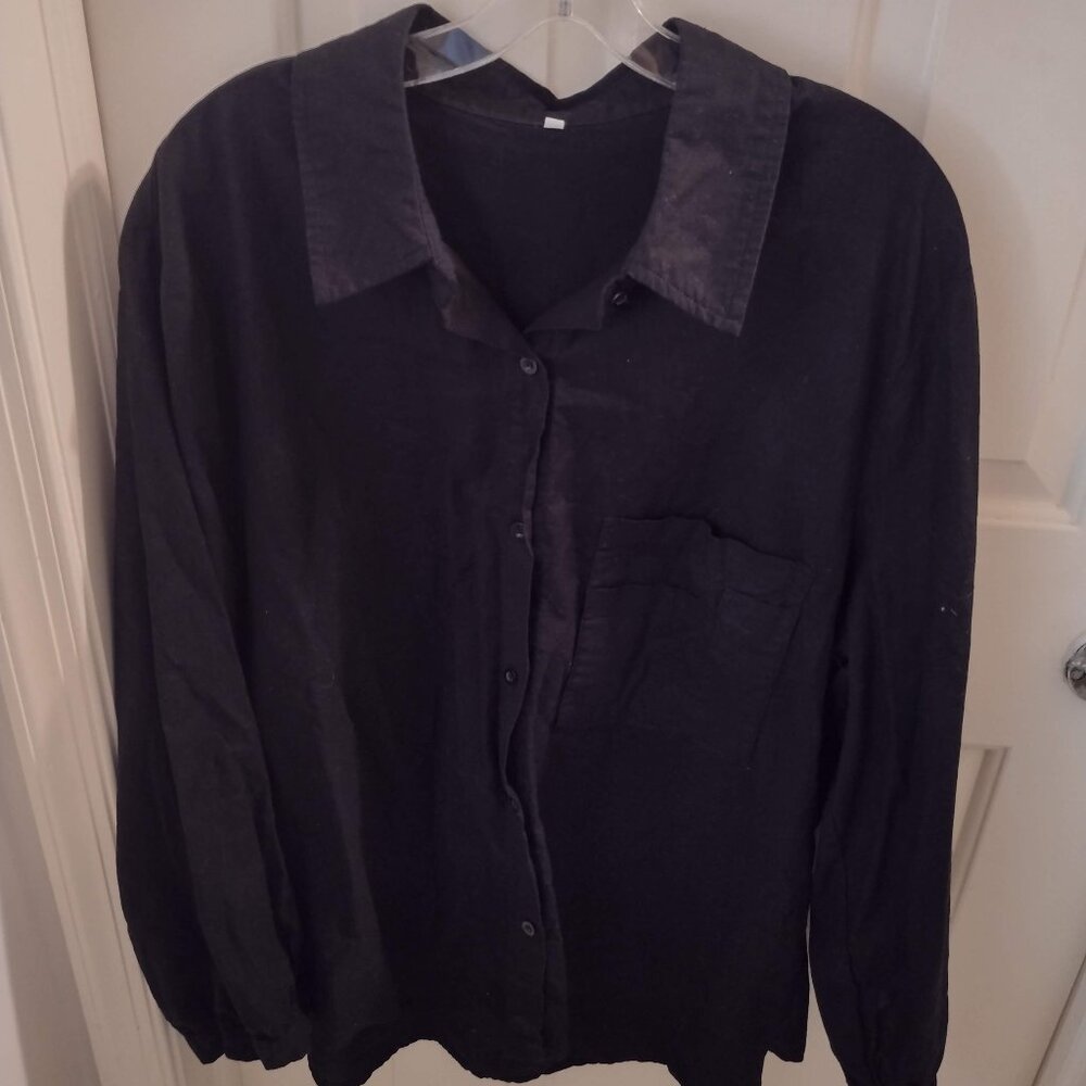 Women's XXL black button down shirt w/rollable 3/4 sleeves